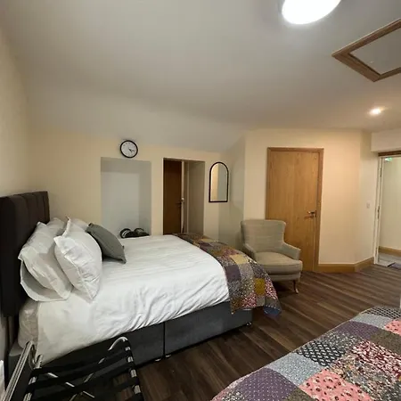 Claire Barden Boutique Capsule hotel *