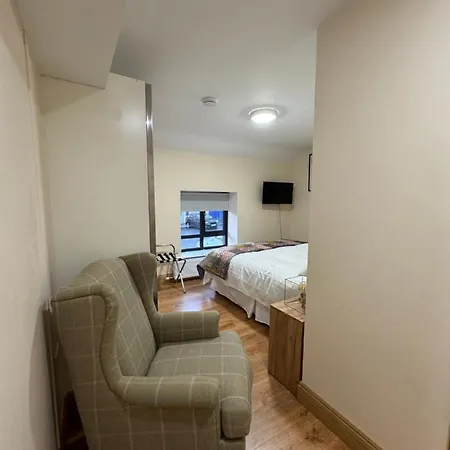 Capsule hotel Claire Barden Boutique